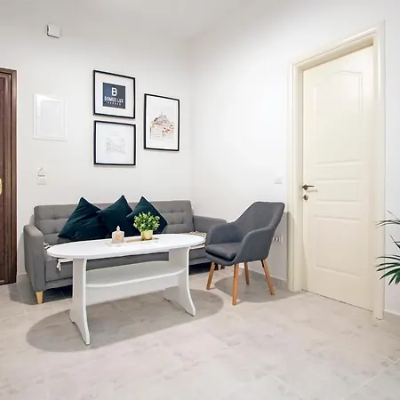 Domus Lux Houses * Dius Apartmán *