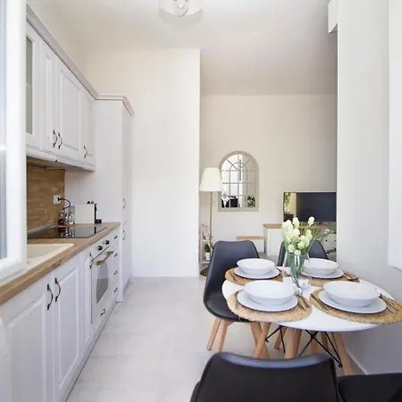Domus Lux Houses * Dius