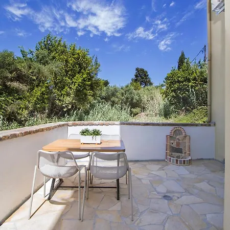 Domus Lux Houses * Dius Corfu (city)